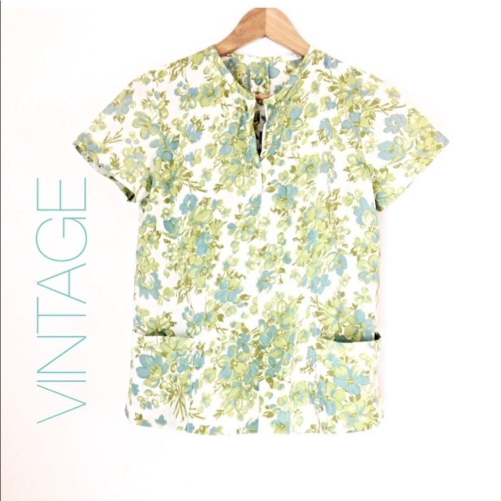 VINTAGE 60’s Floral Top with pockets and short sleeves @J805